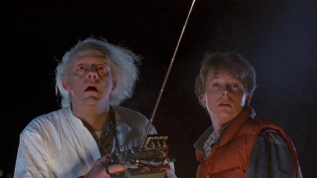 Michael J. Fox y Christopher Lloyd en Volver al futuro