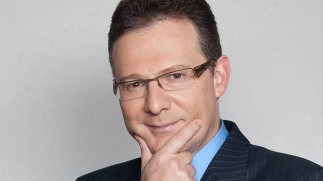 Zuckermann etiqueta a John Ackerman como la parte fanática y radical de la izquierda que permea en el grupo de López Obrador.