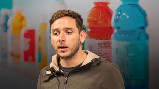 Eduardo Clark defiende impuesto a electrolitos orales; asegura apoyo de la industria