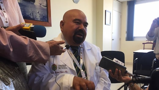 Piden renuncia de Roberto Ramos Alor tras polémica con médicos del IMSS-Bienestar en Veracruz