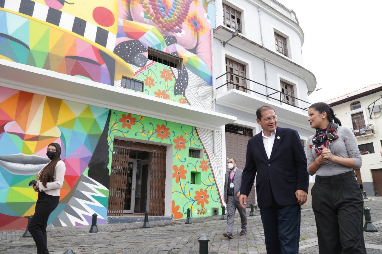 Inauguración del mural de Pikachu en Quito, Ecuador