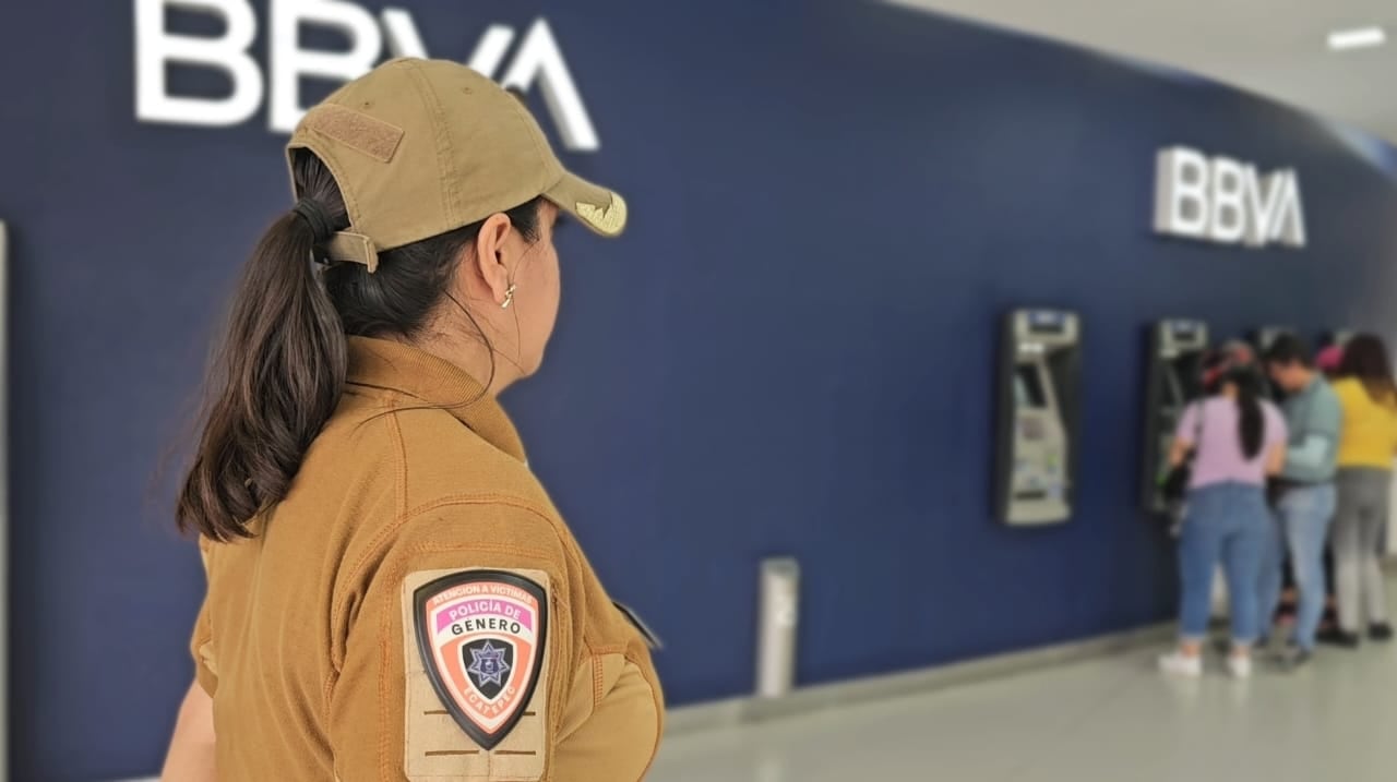Azucena Cisneros refuerza seguridad en cajeros automáticos de Ecatepec.