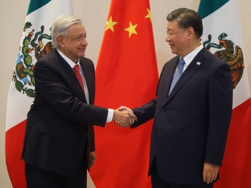 AMLO y Xi Jinping durante la APEC