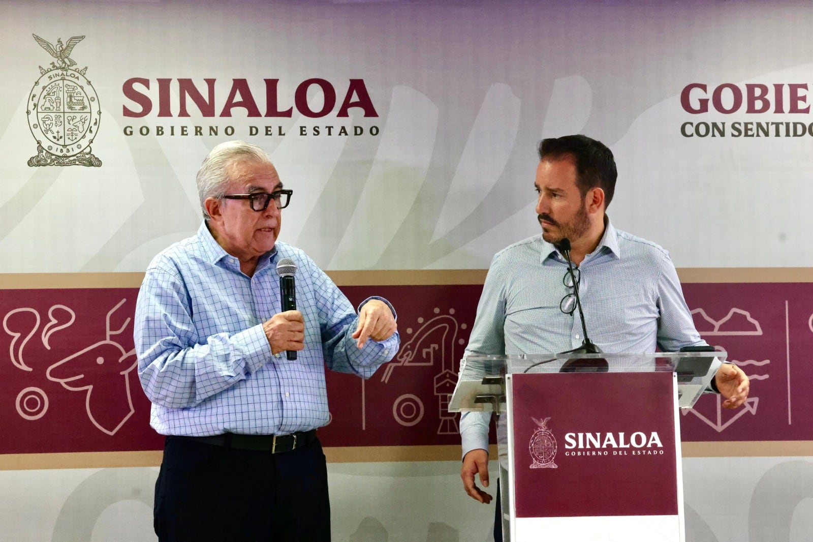 Rubén Rocha y el secretario Ricardo Velarde Cárdenas