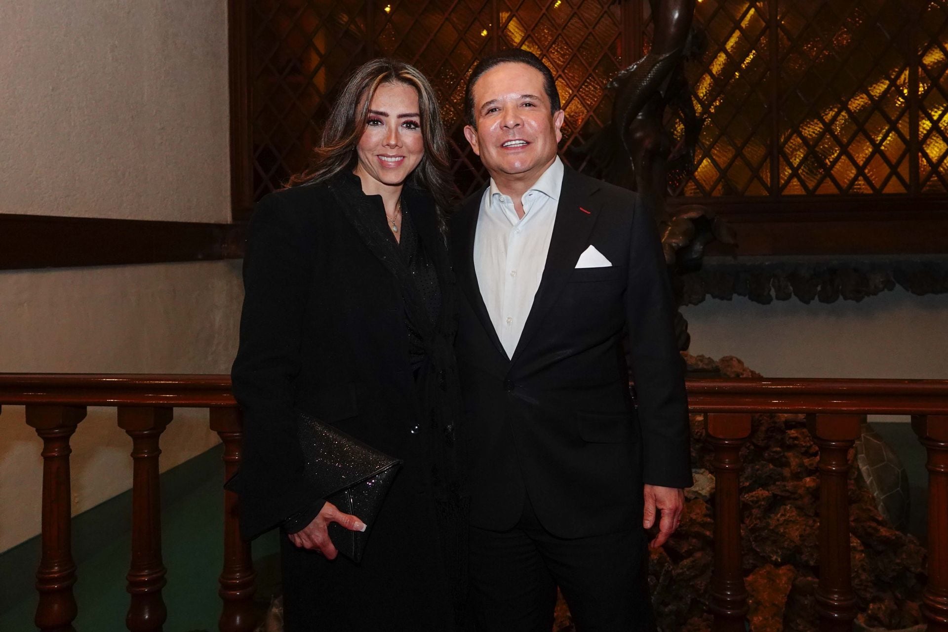 Gustavo Adolfo Infante con su esposa Verónica Cuevas.