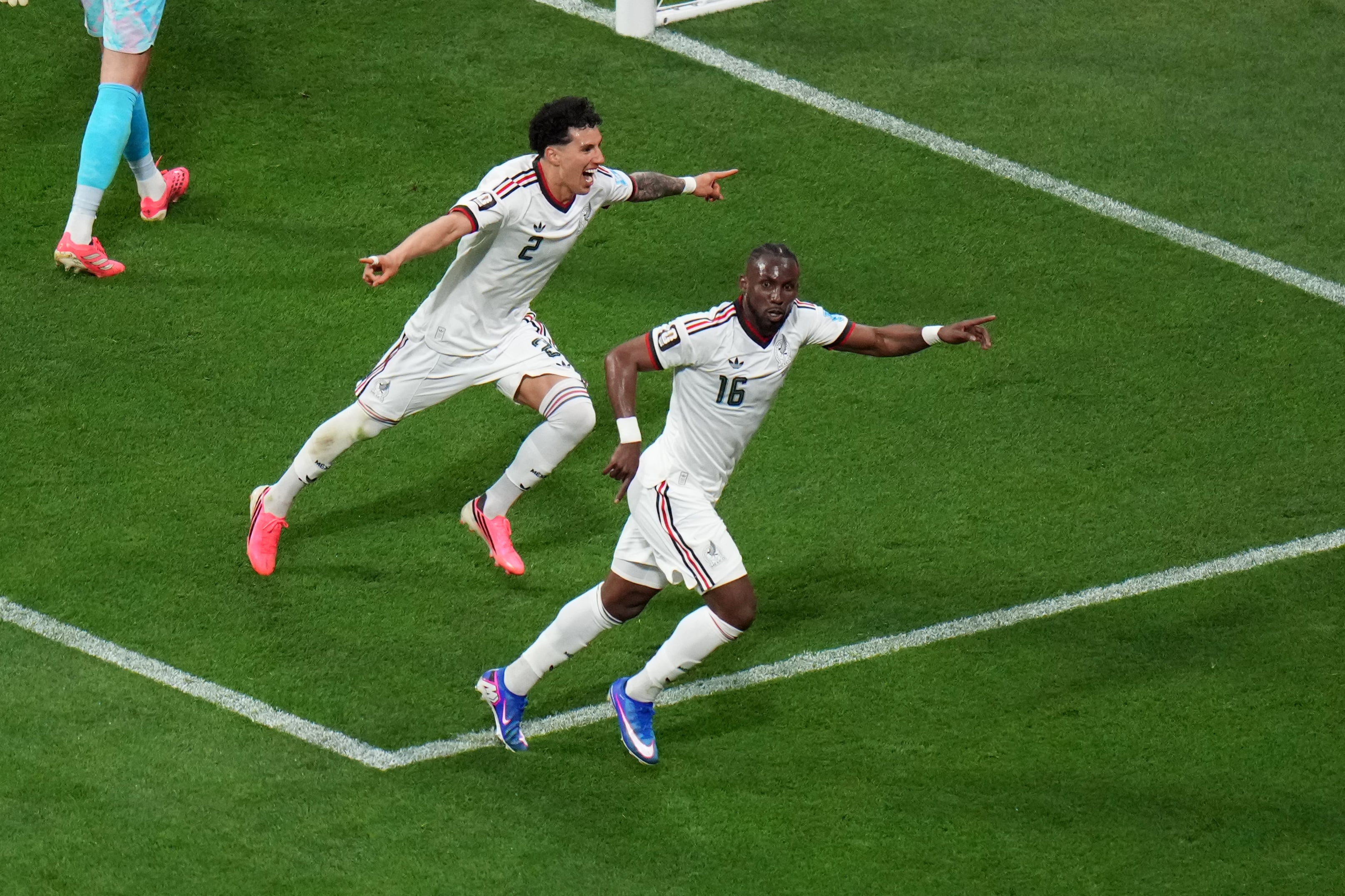 Julián Quiñones anotó el 2-0 de México sobre Chequia