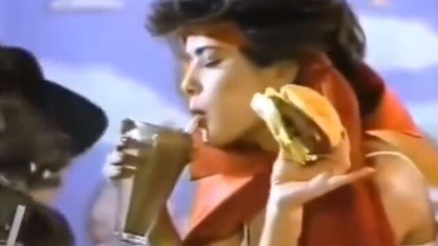 Salma Hayek en publicidad de una cadena de hamburguesas en 1988