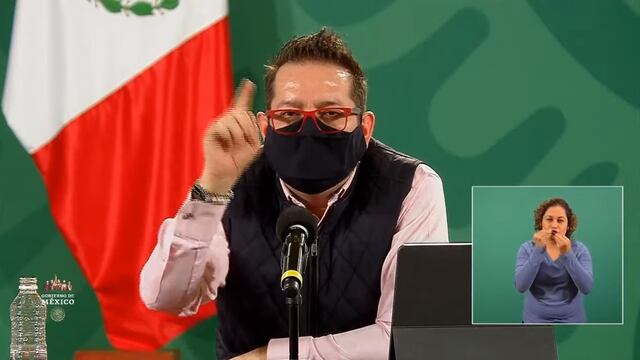 Ricardo Cortés manda besos