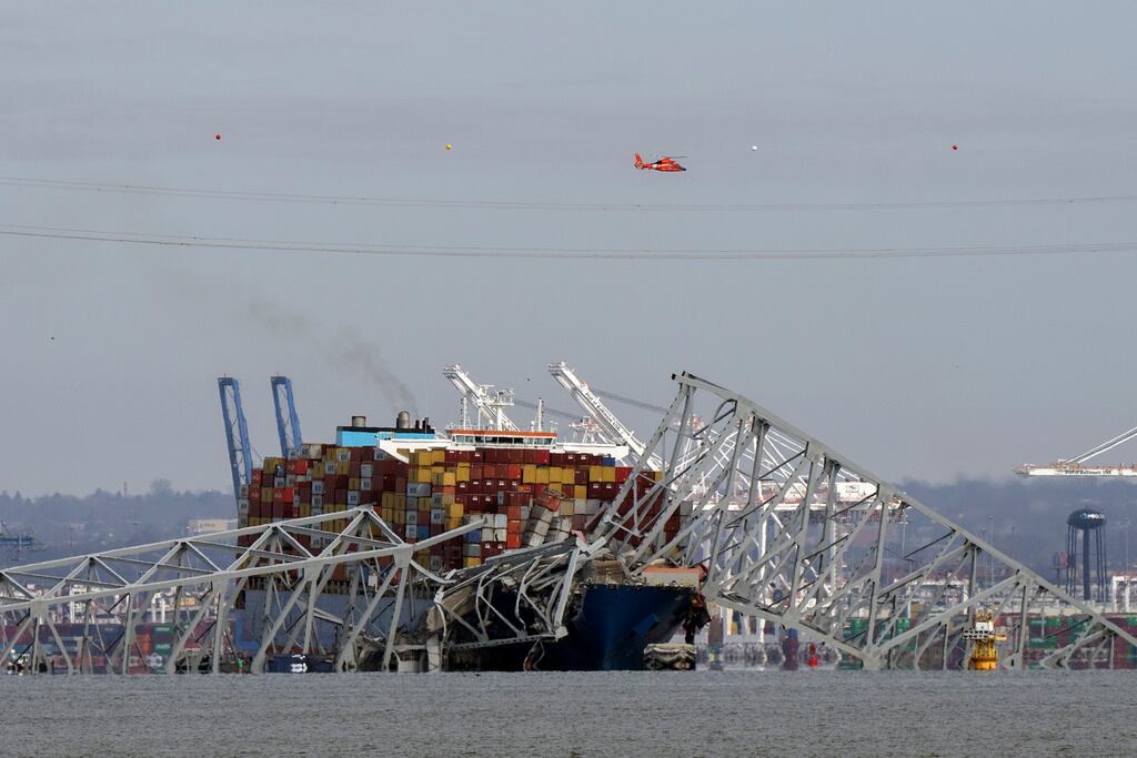 Barco Dali choca con puente Baltimore