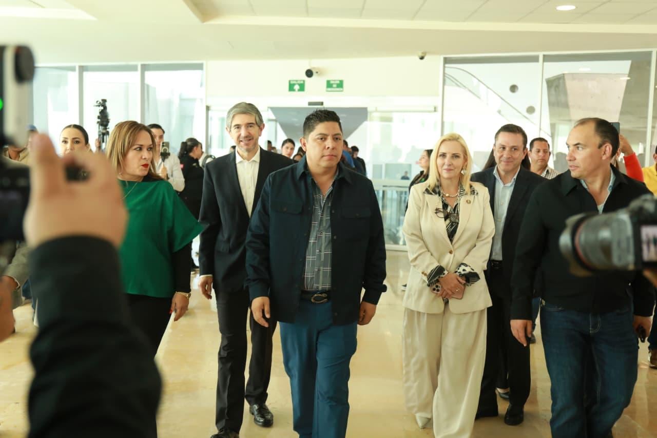 Ricardo Gallardo Cardona presenta expansión aérea histórica