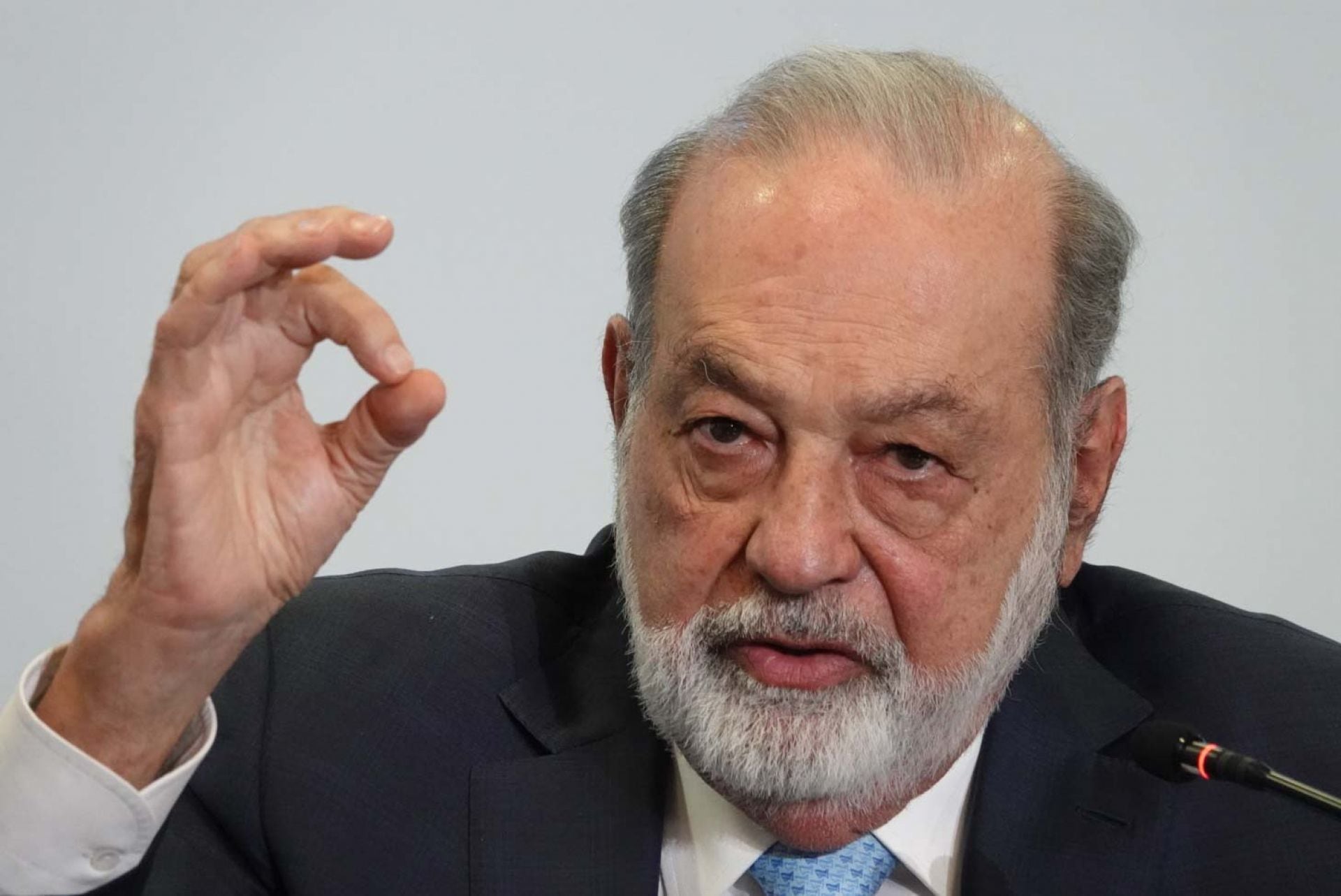 Elon Musk: Carlos Slim cancela negocio con Starlink