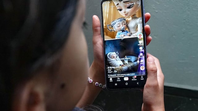 Plantean regular celulares en escuelas por su adicción