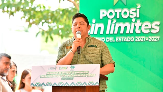 Ciudad Valles moderniza su alumbrado con 2 mil luminarias entregadas por Ricardo Gallardo.