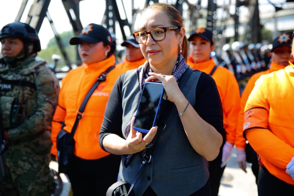 En Ecatepec, solo mujeres policías son las encargadas de aplicar las infracciones.