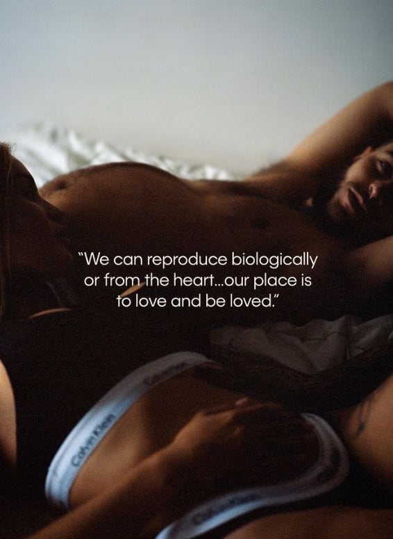 Madre trans en campaña de Calvin Klein