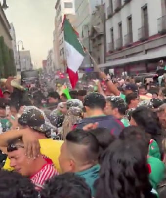 Aficionados provocan portazo en el Fan Fest del Zócalo