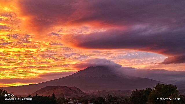 Se formaron nubes lenticulares sobre el cráter del Volcán Popocatépetl este jueves 1 de febrero 2024