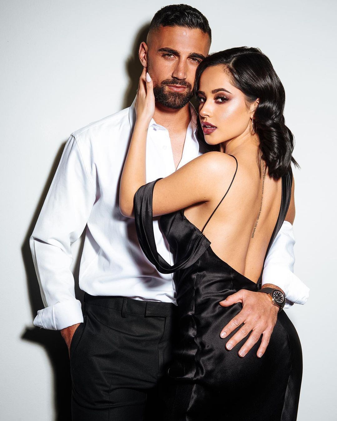 Aseguran que Sebastian Lletget, novio de Becky G, le fue infiel