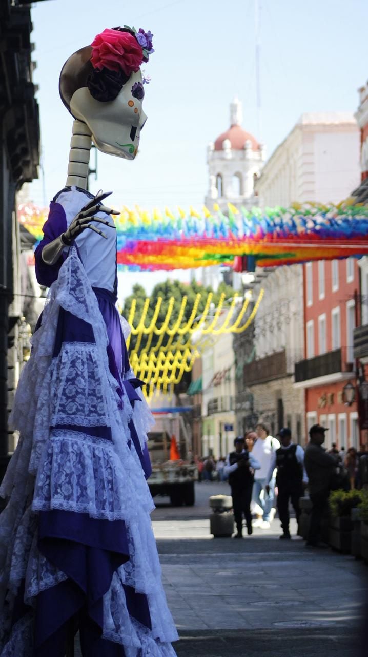 Pepe Chedraui impulsa la tradición en Puebla con Paseo de Flores y Catrinas.