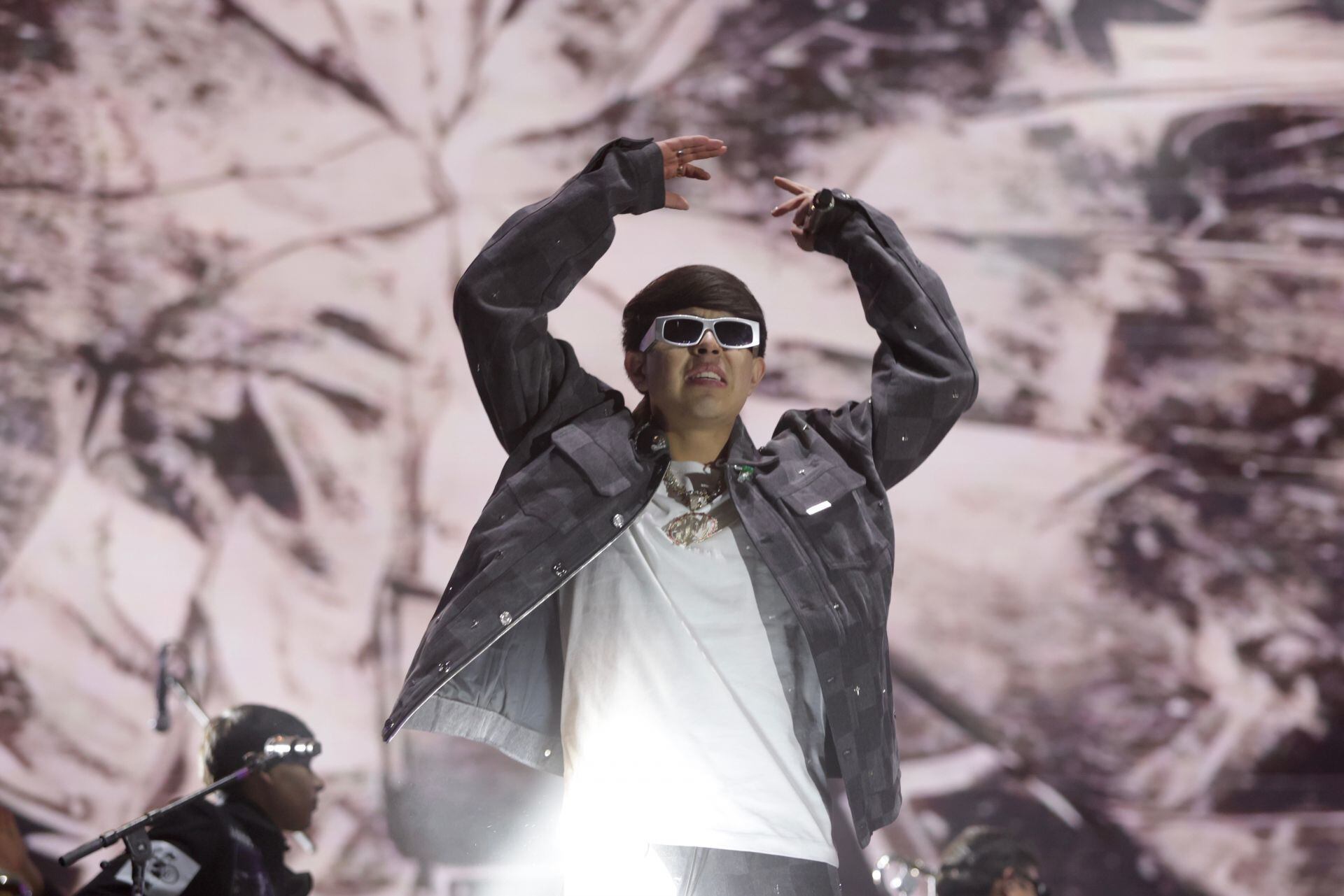 Óscar Maydon, cantante.