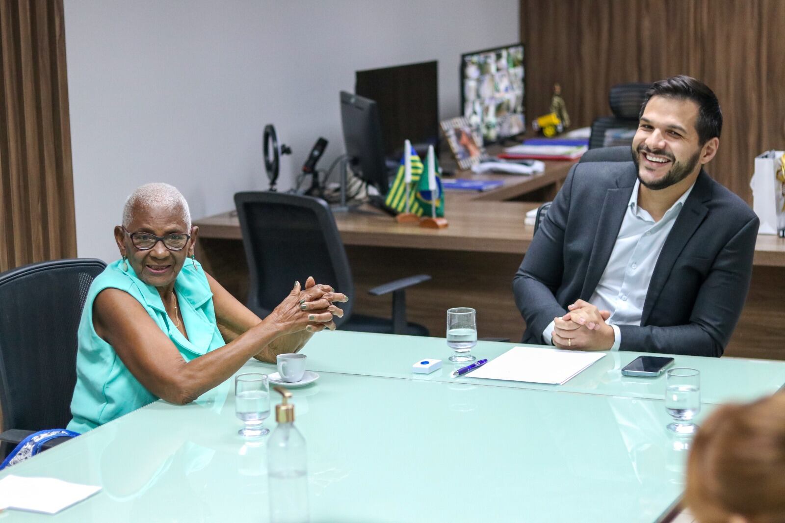 A los 83 años se gradúa como enfermera