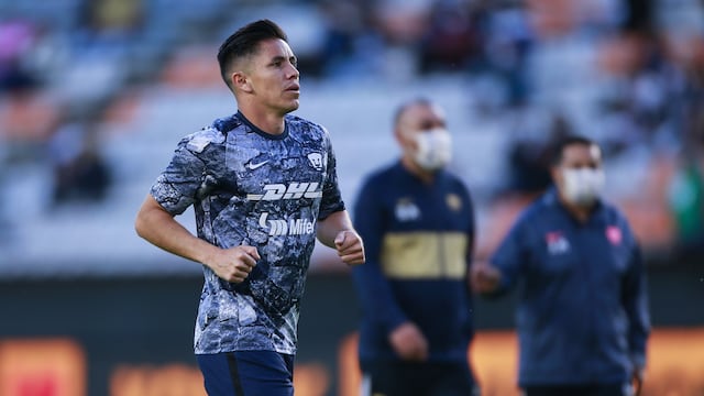 Efraín Velarde, jugador de los Pumas