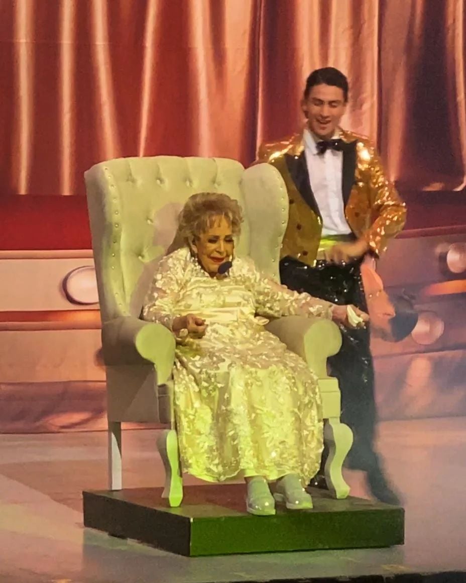Silvia Pinal en 'Caperucita, ¡qué onda con tu abuelita!'