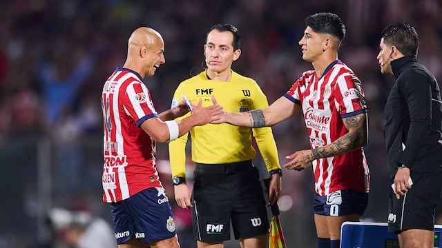 Alerta en Chivas: Uno de sus delanteros referentes se iría para fichar con otro grande de la Liga MX