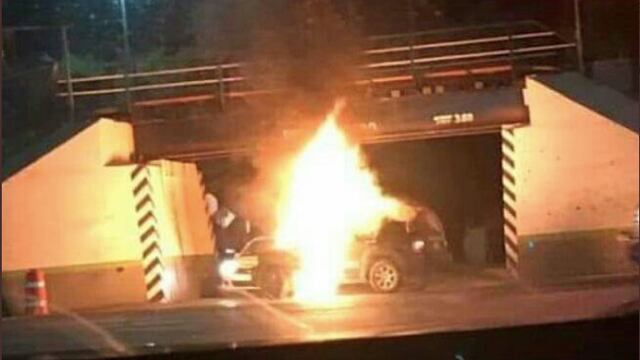 Automóviles quemados en Nuevo Laredo.