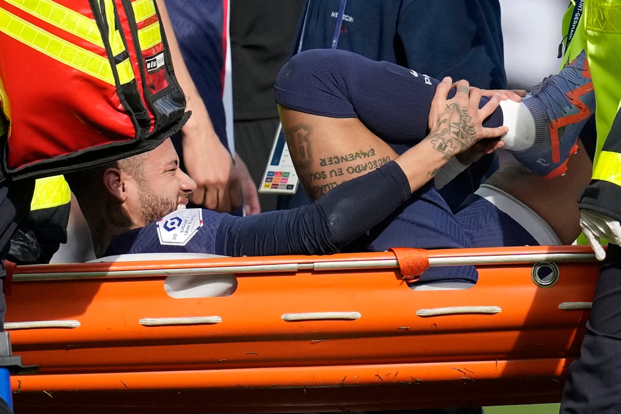 Neymar sufrió una aparatosa lesión en el partido entre el PSG y el LOSC Lille.