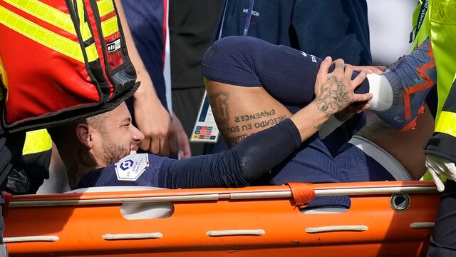 Neymar sufrió una aparatosa lesión en el partido entre el PSG y el LOSC Lille.