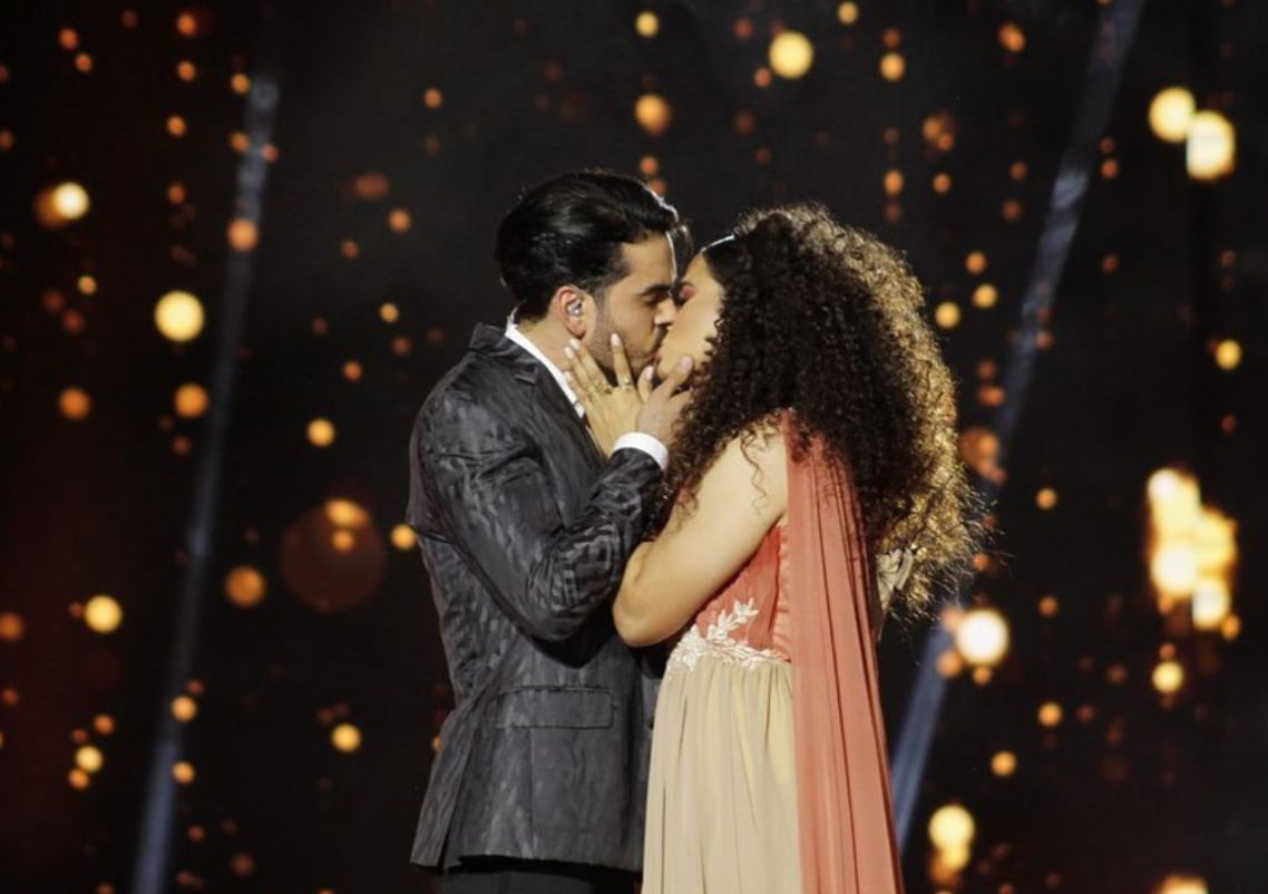Cesia y Andrés se besan en La Academia