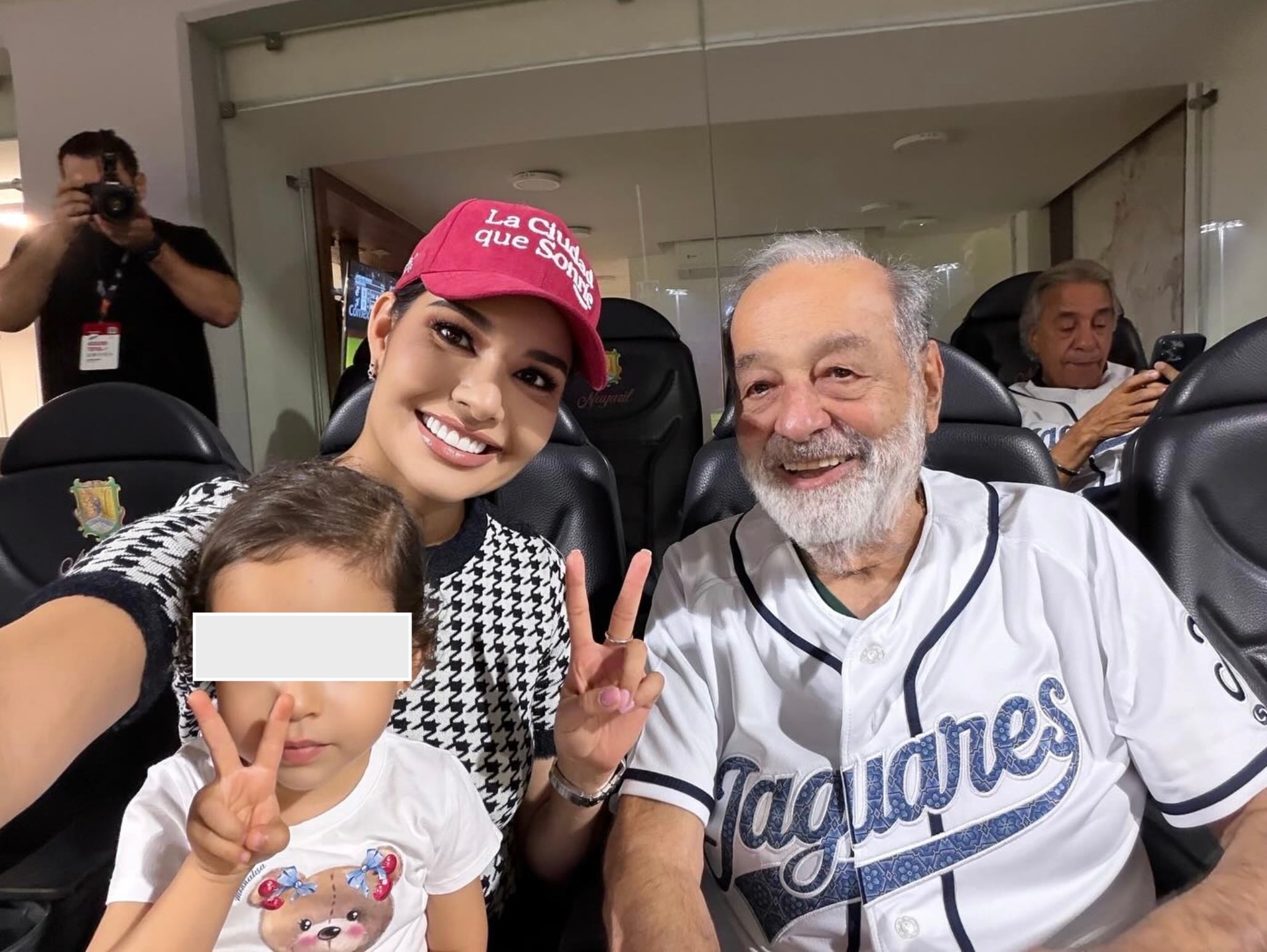 Geraldine Ponce presume foto con Carlos Slim