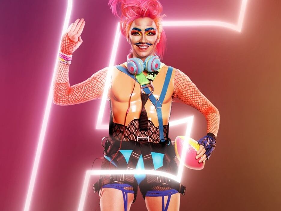 Regina Blandón como el primer Drag King de Mentidrags