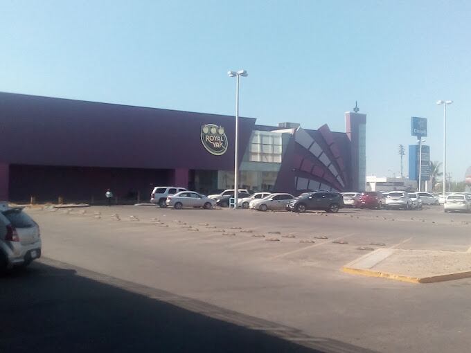 Casino Royal Yak antes y después