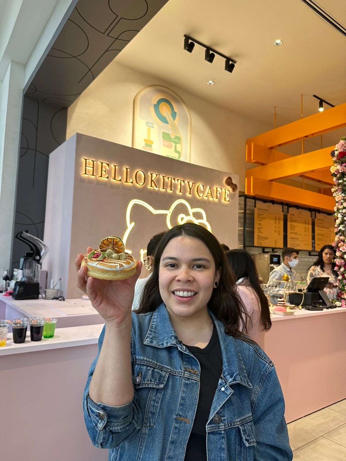Hello Kitty Café