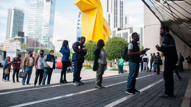 Fila para ingresar al SAT