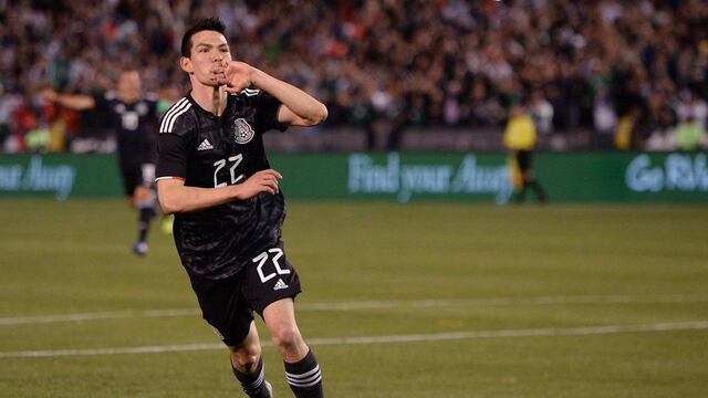 Lozano en un partido con el Tri