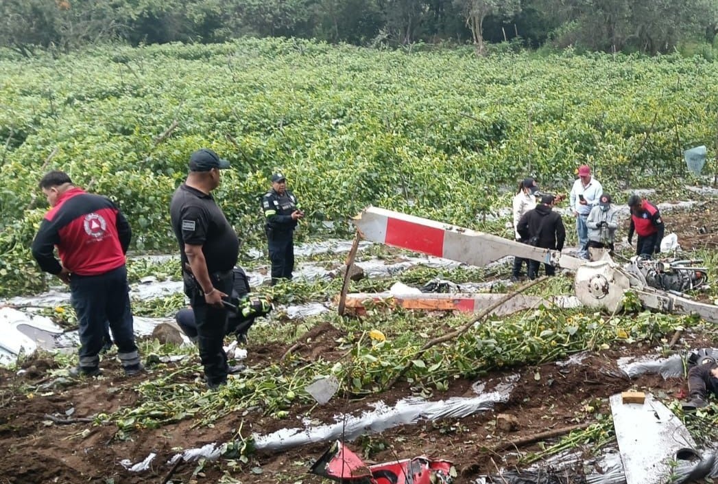 Desplome de helicóptero en Tepetlixpa, Estado de México dejó 2 muertos