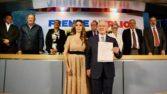 Santiago Creel se registra como aspirante de Va por México pese a supuesto dedazo por Xóchitl Gálvez