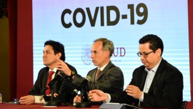 Hugo López-Gatell (centro), subsecretario de Salud.