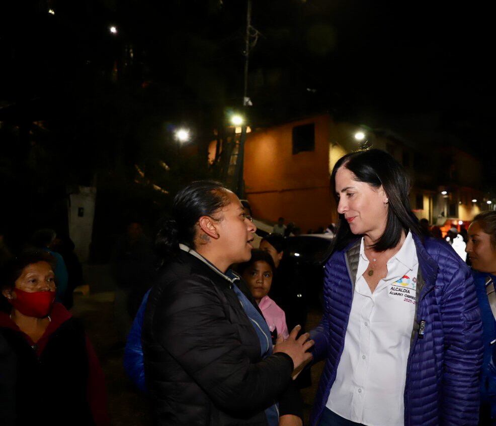 Lía Limón entrega el décimo camino blindado en Álvaro Obregón