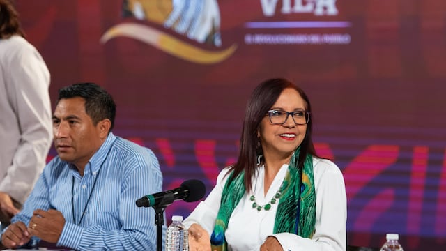 Leticia Ramírez Amaya, conferencia por nuevos libros SEP