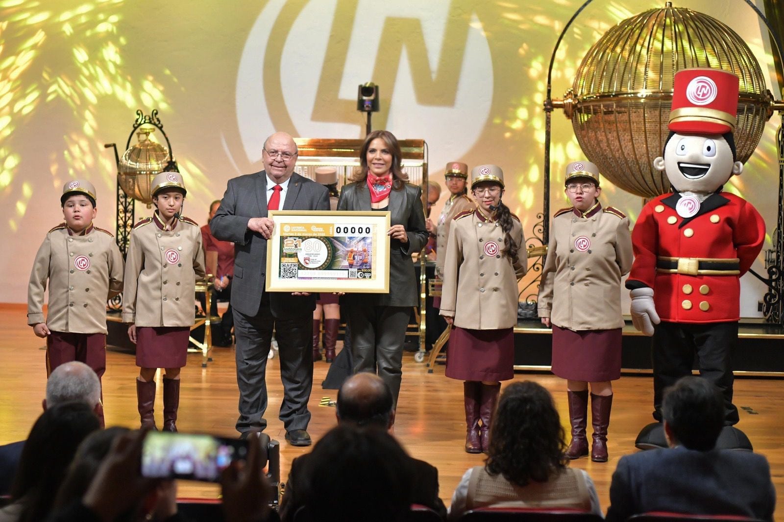 Lotería Nacional conmemora 80 años del CICM.