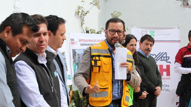 La Alcaldía Miguel Hidalgo entregó a las familias afectadas por un socavón, el término de los trabajos de relleno de la mina Chilardi.