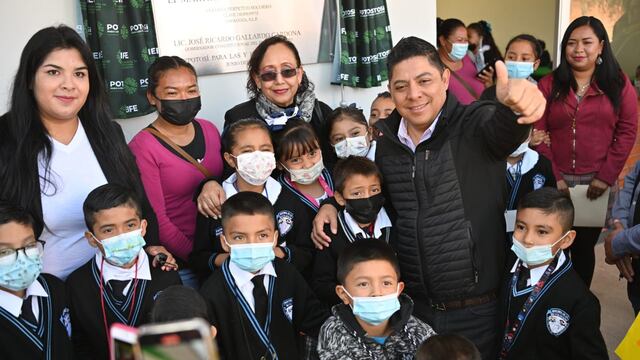 Ricardo Gallardo entrega la escuela “Mártires de la Revolución” al municipio de Zaragoza, San Luis Potosí