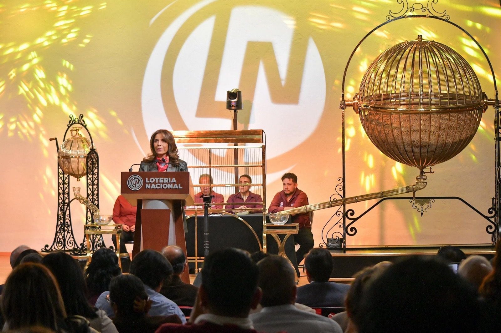 Lotería Nacional conmemora 80 años del CICM.