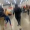 VIDEO: Revendedores del Costco ahora arrasan con flores por Día de San Valentín