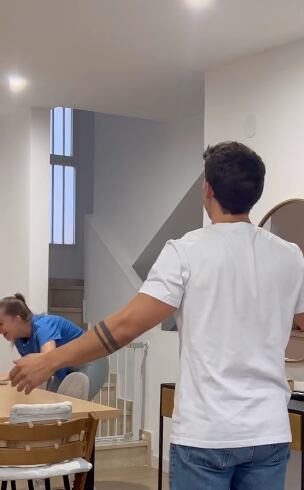 Graba en video de TikTok la reacción de su esposa a su nuevo rostro son barba