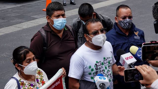 Ayotzinapa: Abogado de los 43 normalistas desmiente reunión con AMLO